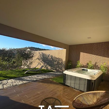 Turismo E Alojamento Dos Lagos Do Sabor - Piscina & Spa Meirinhos Exterior foto