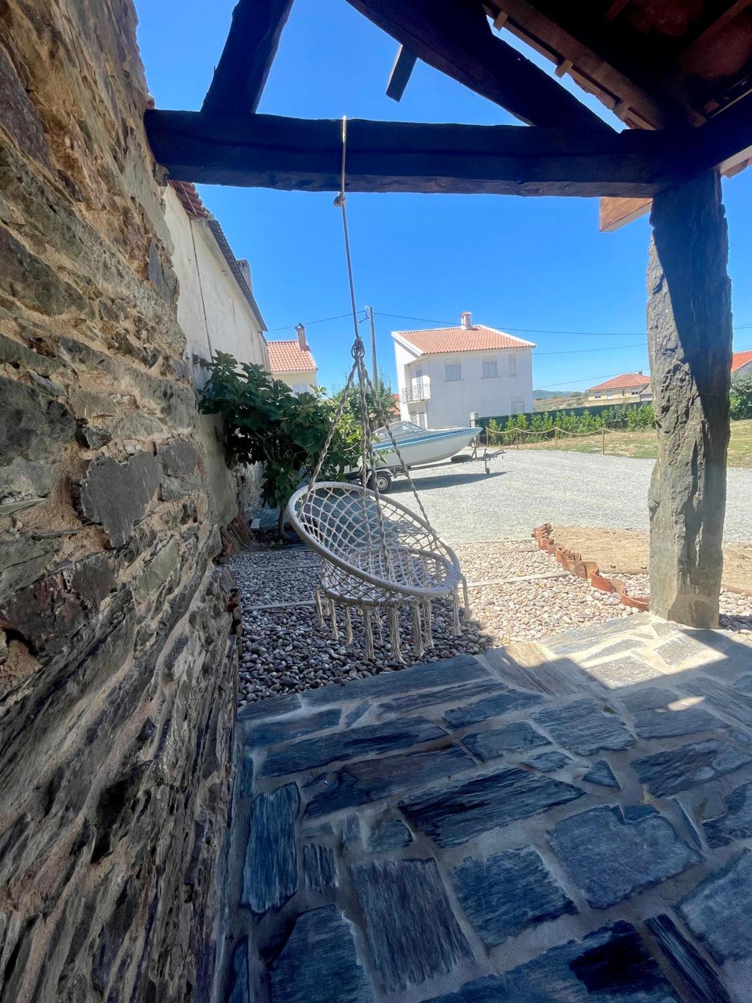 Turismo E Alojamento Dos Lagos Do Sabor - Piscina & Spa Meirinhos Exterior foto