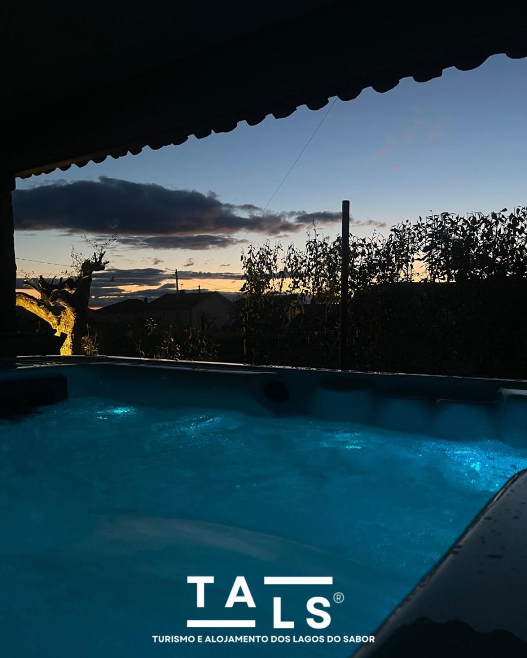 Turismo E Alojamento Dos Lagos Do Sabor - Piscina & Spa Meirinhos Exterior foto